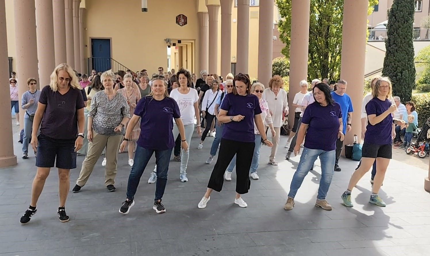 next step flashmob 5 26 vorne